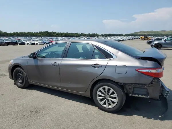 4T1BF1FK9HU357974 2017 TOYOTA CAMRY - Image 2