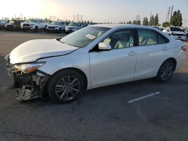 4T1BF1FK9HU359045 2017 TOYOTA CAMRY - Image 1