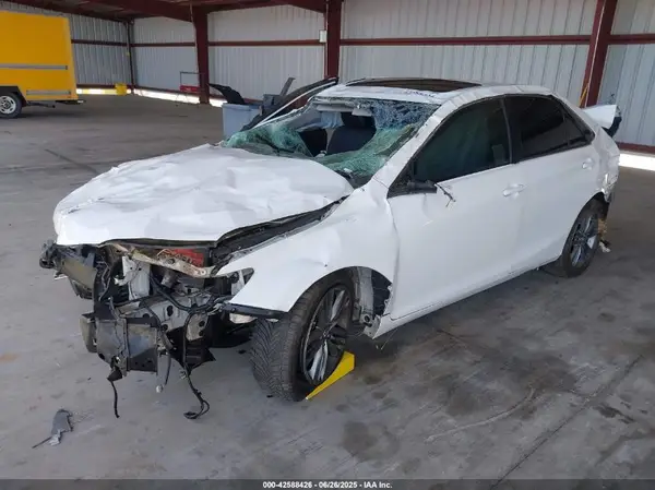 4T1BF1FK9HU359899 2017 TOYOTA CAMRY - Image 2