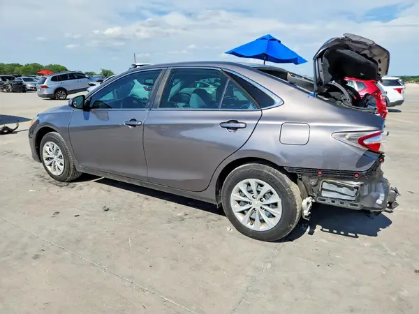 4T1BF1FK9HU362107 2017 TOYOTA CAMRY - Image 2