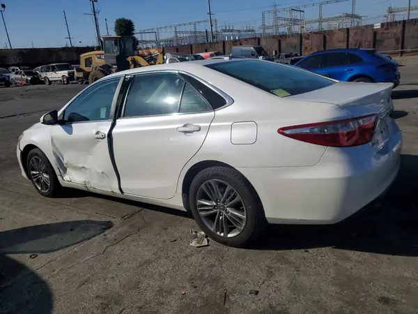 4T1BF1FK9HU362186 2017 TOYOTA CAMRY - Image 2