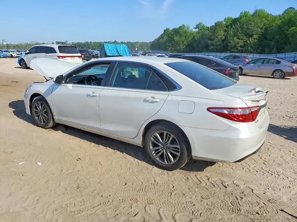 4T1BF1FK9HU363287 2017 TOYOTA CAMRY - Image 2