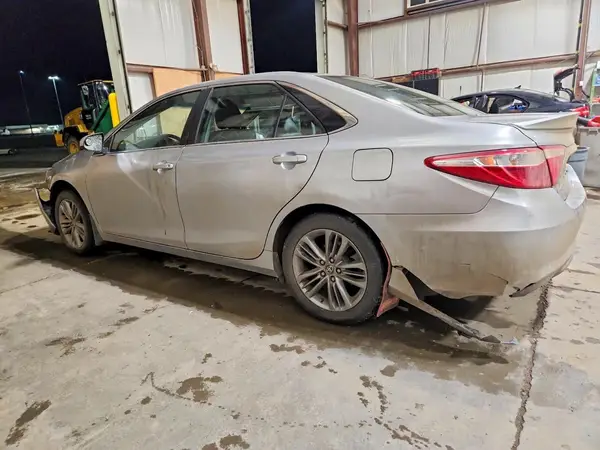 4T1BF1FK9HU367310 2017 TOYOTA CAMRY - Image 2