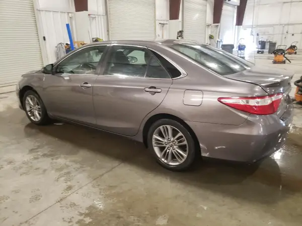 4T1BF1FK9HU372166 2017 TOYOTA CAMRY - Image 2