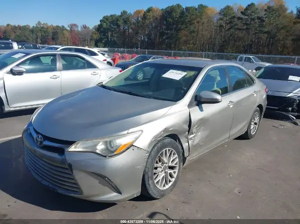 4T1BF1FK9HU373110 2017 TOYOTA CAMRY - Image 2