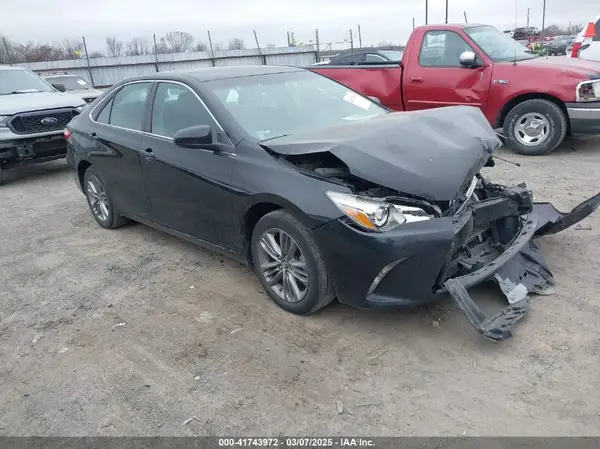 4T1BF1FK9HU376010 2017 TOYOTA CAMRY - Image 1