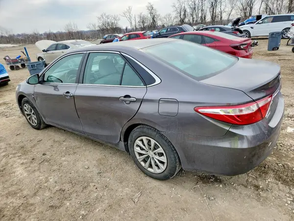 4T1BF1FK9HU376766 2017 TOYOTA CAMRY - Image 2