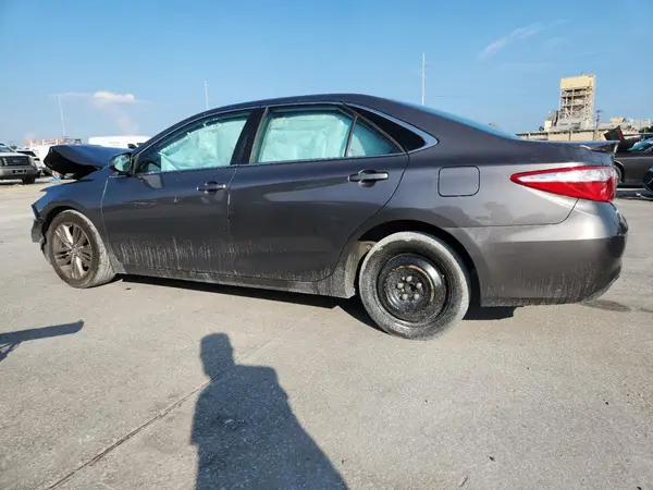 4T1BF1FK9HU379151 2017 TOYOTA CAMRY - Image 2
