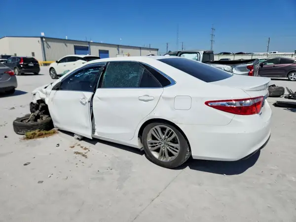 4T1BF1FK9HU380414 2017 TOYOTA CAMRY - Image 2