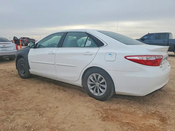 4T1BF1FK9HU381868 2017 TOYOTA CAMRY - Image 2