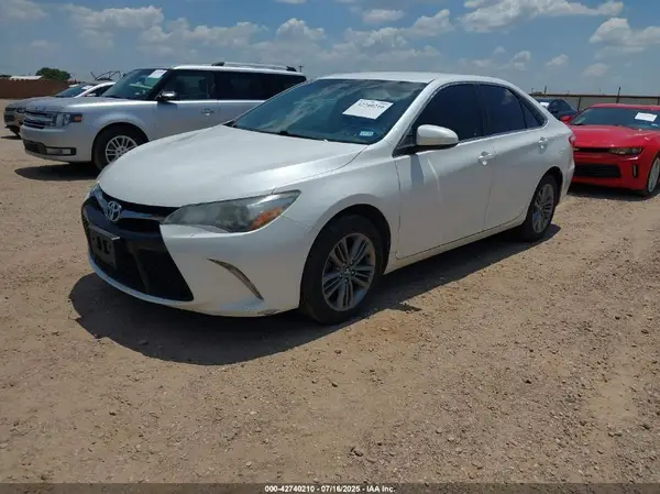 4T1BF1FK9HU382082 2017 TOYOTA CAMRY - Image 2