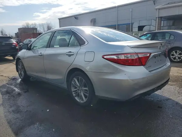 4T1BF1FK9HU383040 2017 TOYOTA CAMRY - Image 2