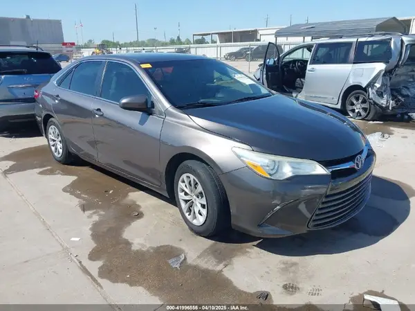 4T1BF1FK9HU383491 2017 TOYOTA CAMRY - Image 1
