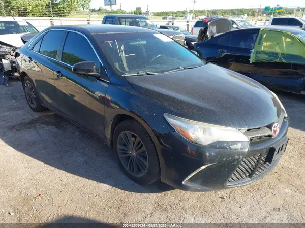 4T1BF1FK9HU384205 2017 TOYOTA CAMRY - Image 1