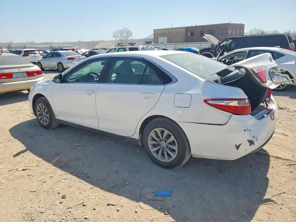 4T1BF1FK9HU384544 2017 TOYOTA CAMRY - Image 2