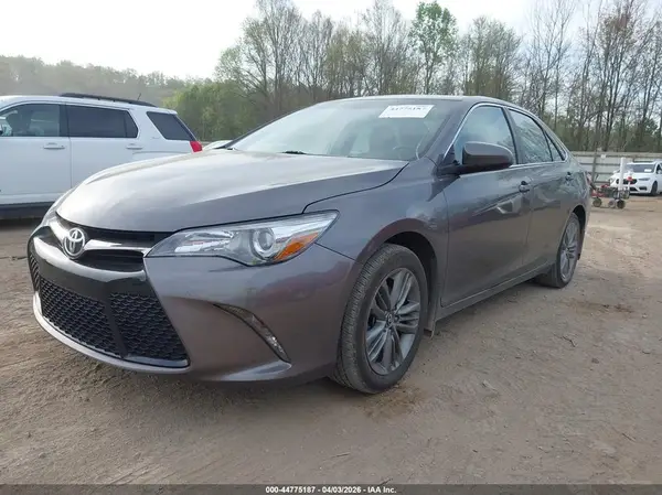 4T1BF1FK9HU386102 2017 TOYOTA CAMRY - Image 2
