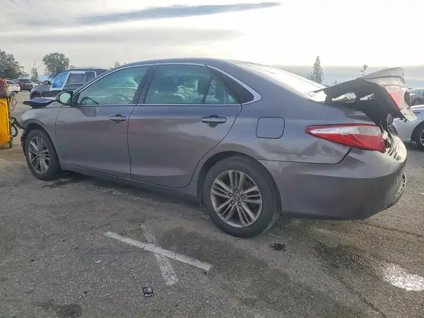 4T1BF1FK9HU387587 2017 TOYOTA CAMRY - Image 2