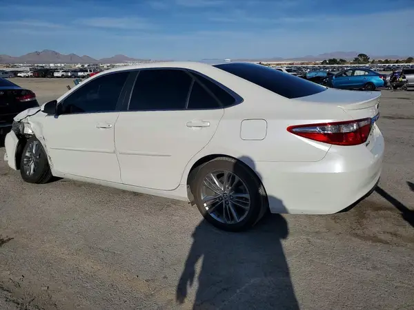 4T1BF1FK9HU388769 2017 TOYOTA CAMRY - Image 2