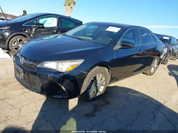 4T1BF1FK9HU389274 2017 TOYOTA CAMRY - Image 2