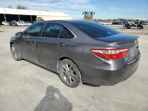 4T1BF1FK9HU389775 2017 TOYOTA CAMRY - Image 2