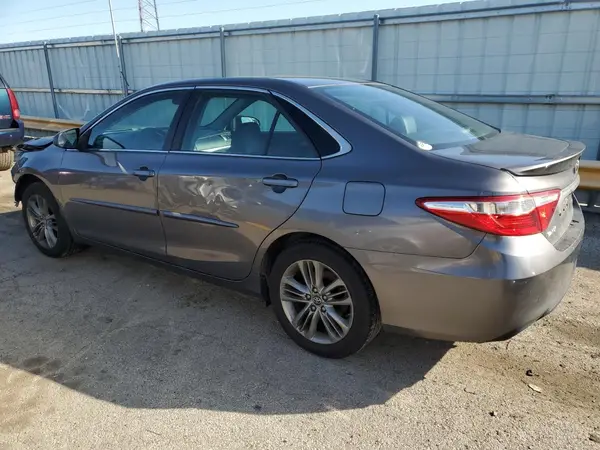 4T1BF1FK9HU390179 2017 TOYOTA CAMRY - Image 2