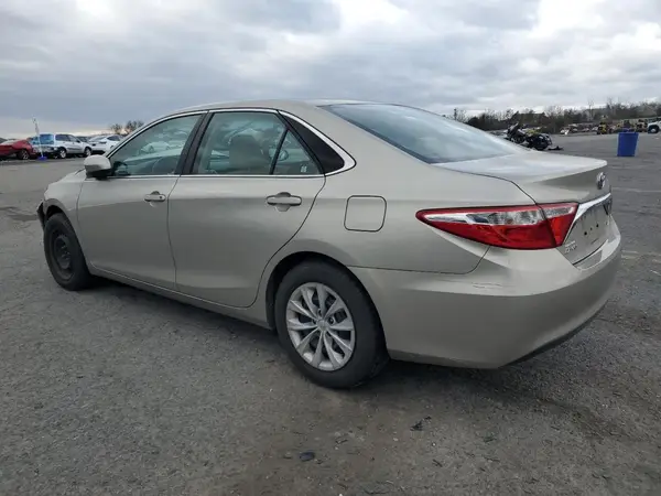 4T1BF1FK9HU390666 2017 TOYOTA CAMRY - Image 2