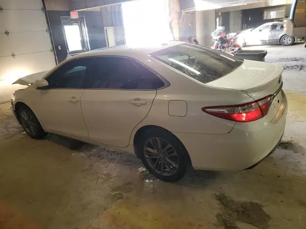 4T1BF1FK9HU391123 2017 TOYOTA CAMRY - Image 2
