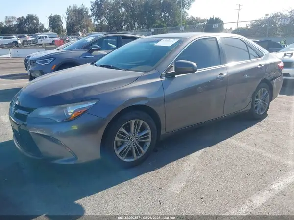 4T1BF1FK9HU392028 2017 TOYOTA CAMRY - Image 2