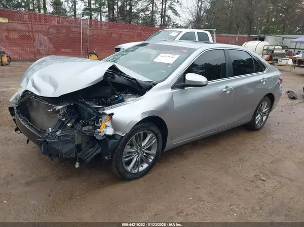 4T1BF1FK9HU394717 2017 TOYOTA CAMRY - Image 2