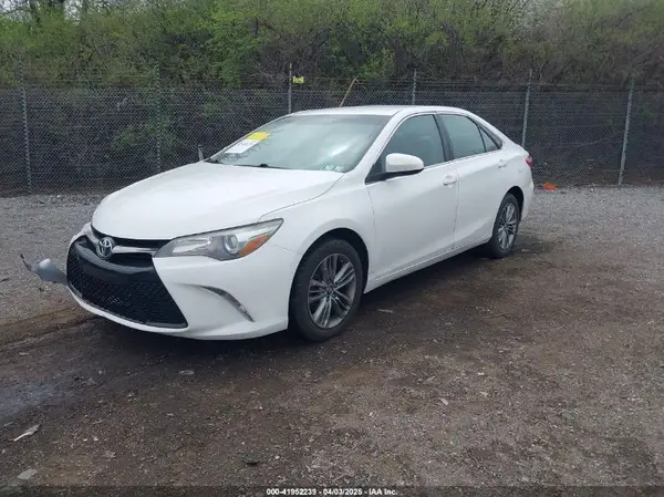 4T1BF1FK9HU395429 2017 TOYOTA CAMRY - Image 2