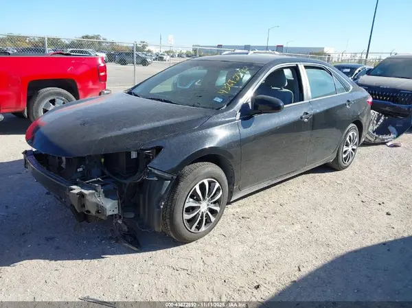 4T1BF1FK9HU397620 2017 TOYOTA CAMRY - Image 2