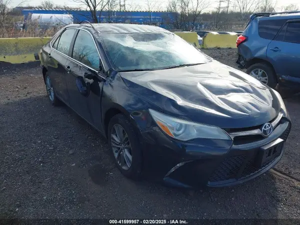 4T1BF1FK9HU399139 2017 TOYOTA CAMRY - Image 1