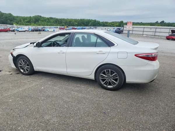 4T1BF1FK9HU399495 2017 TOYOTA CAMRY - Image 2