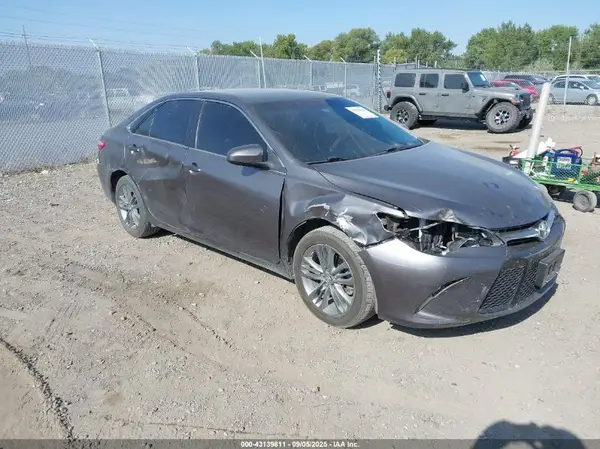 4T1BF1FK9HU400791 2017 TOYOTA CAMRY - Image 1