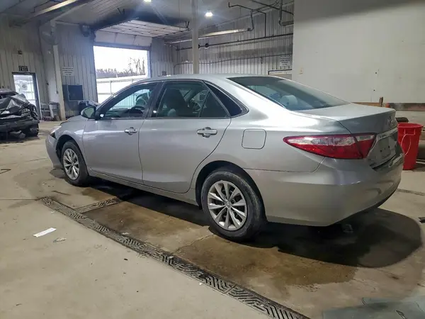 4T1BF1FK9HU401245 2017 TOYOTA CAMRY - Image 2