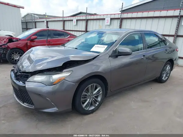 4T1BF1FK9HU401567 2017 TOYOTA CAMRY - Image 2