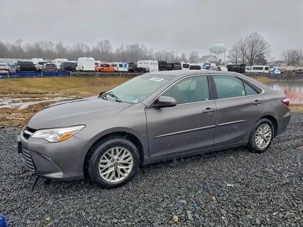 4T1BF1FK9HU401939 2017 TOYOTA CAMRY - Image 1