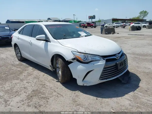 4T1BF1FK9HU403626 2017 TOYOTA CAMRY - Image 1