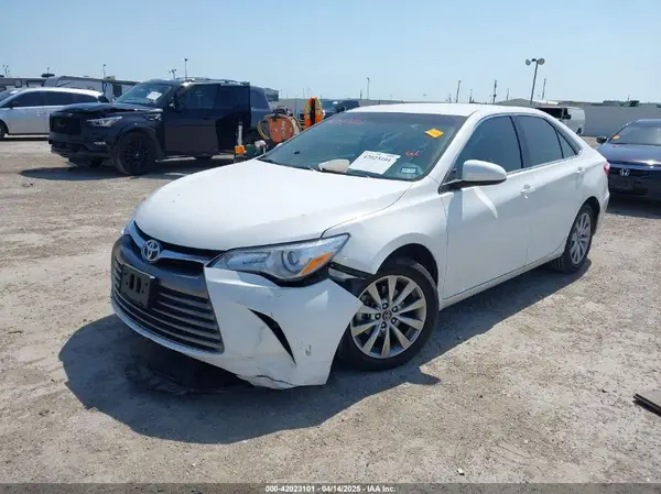 4T1BF1FK9HU403626 2017 TOYOTA CAMRY - Image 2