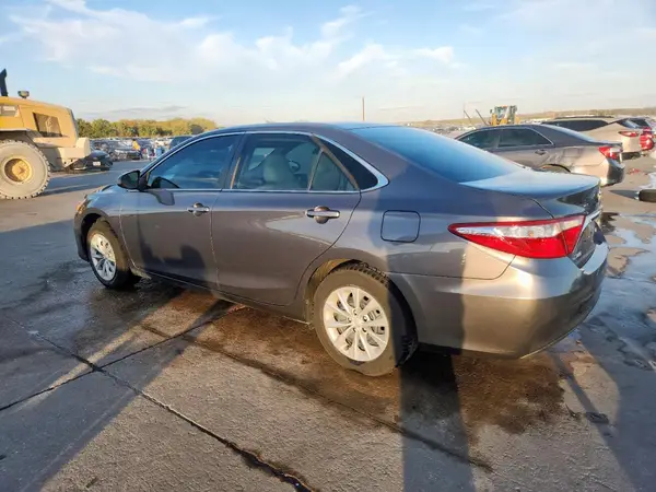 4T1BF1FK9HU404176 2017 TOYOTA CAMRY - Image 2