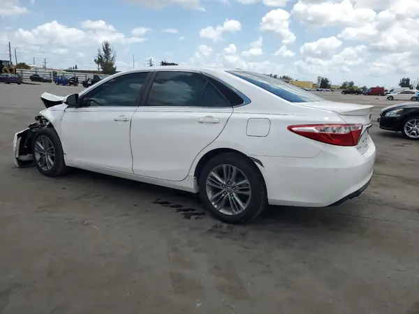 4T1BF1FK9HU407224 2017 TOYOTA CAMRY - Image 2