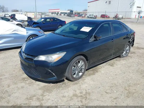 4T1BF1FK9HU407479 2017 TOYOTA CAMRY - Image 2