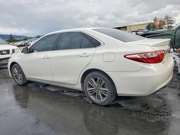 4T1BF1FK9HU410429 2017 TOYOTA CAMRY - Image 2