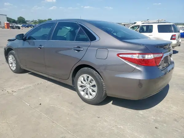 4T1BF1FK9HU410768 2017 TOYOTA CAMRY - Image 2
