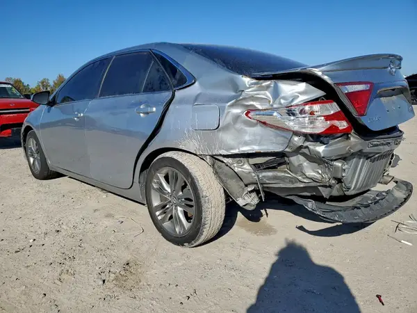 4T1BF1FK9HU411581 2017 TOYOTA CAMRY - Image 2