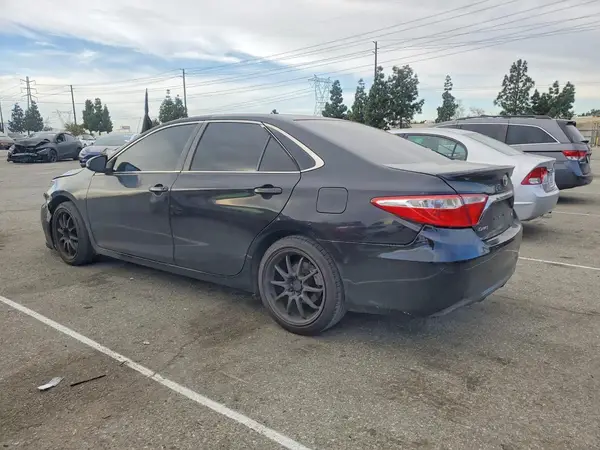 4T1BF1FK9HU411712 2017 TOYOTA CAMRY - Image 2