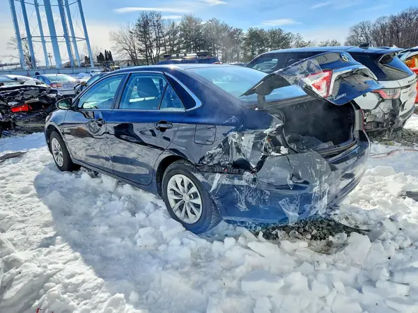 4T1BF1FK9HU412147 2017 TOYOTA CAMRY - Image 2