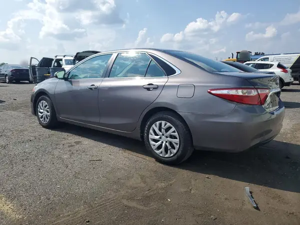 4T1BF1FK9HU415985 2017 TOYOTA CAMRY - Image 2