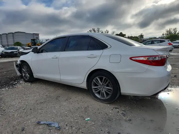 4T1BF1FK9HU418109 2017 TOYOTA CAMRY - Image 2