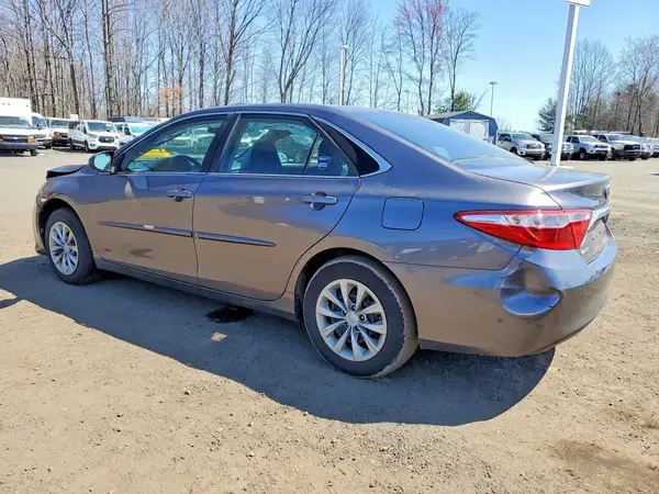 4T1BF1FK9HU419387 2017 TOYOTA CAMRY - Image 2